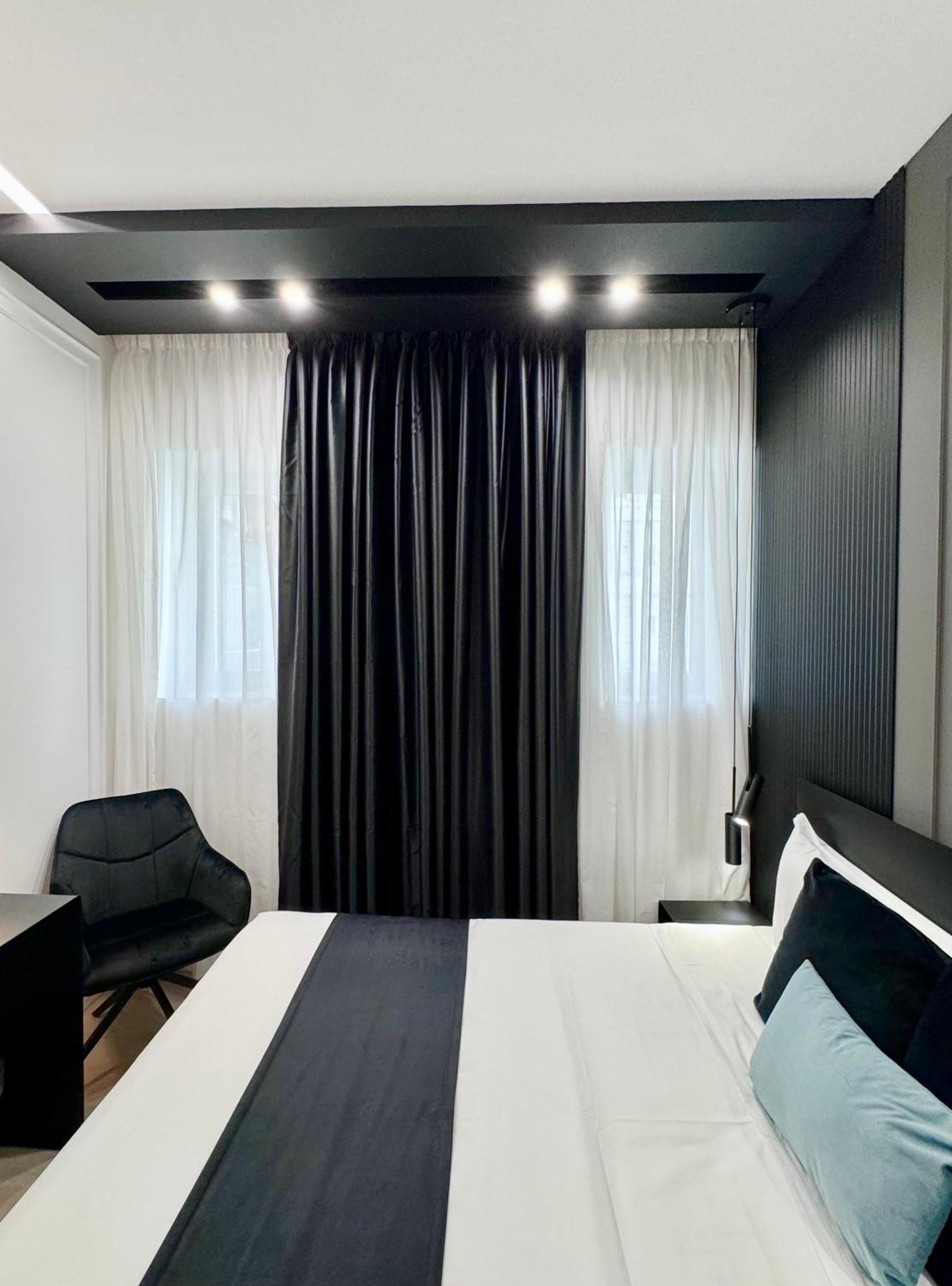 Gallerie Boutique Naples